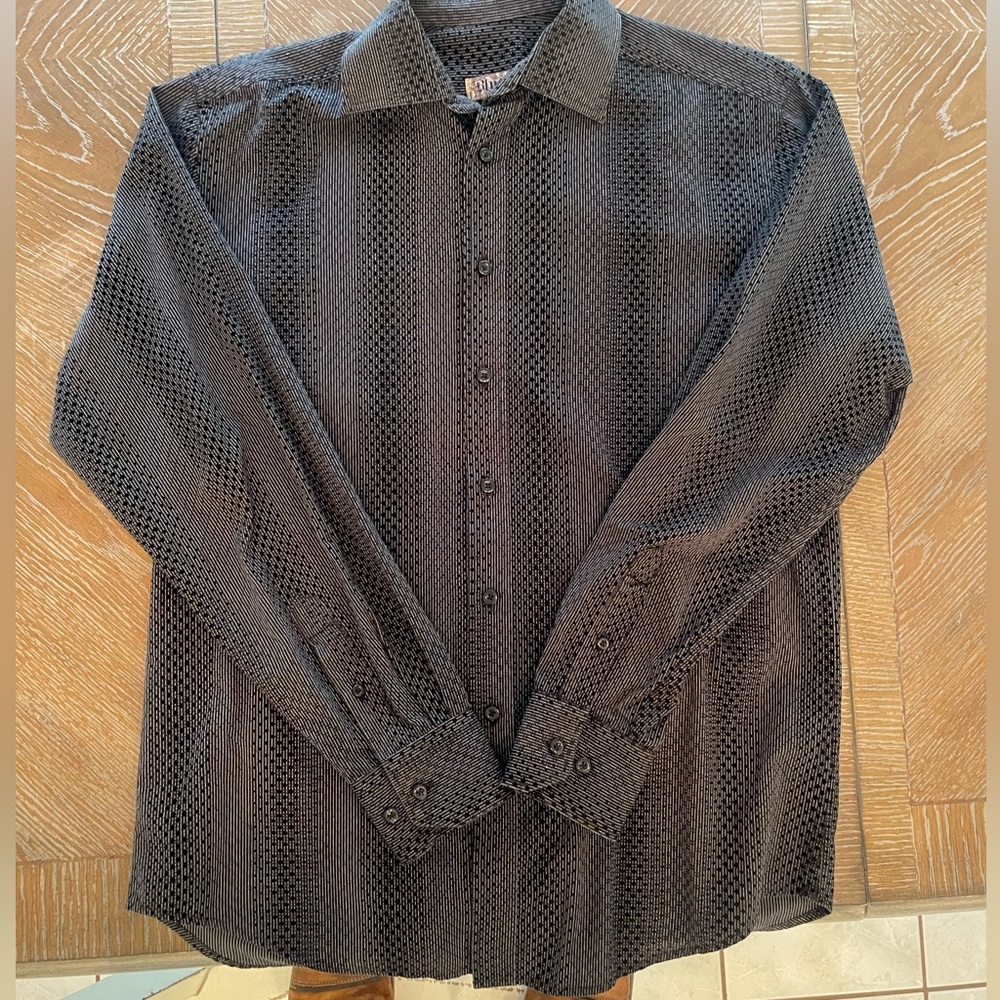 VINTAGE ‘90s BLACK AND GREY BUTTON UP